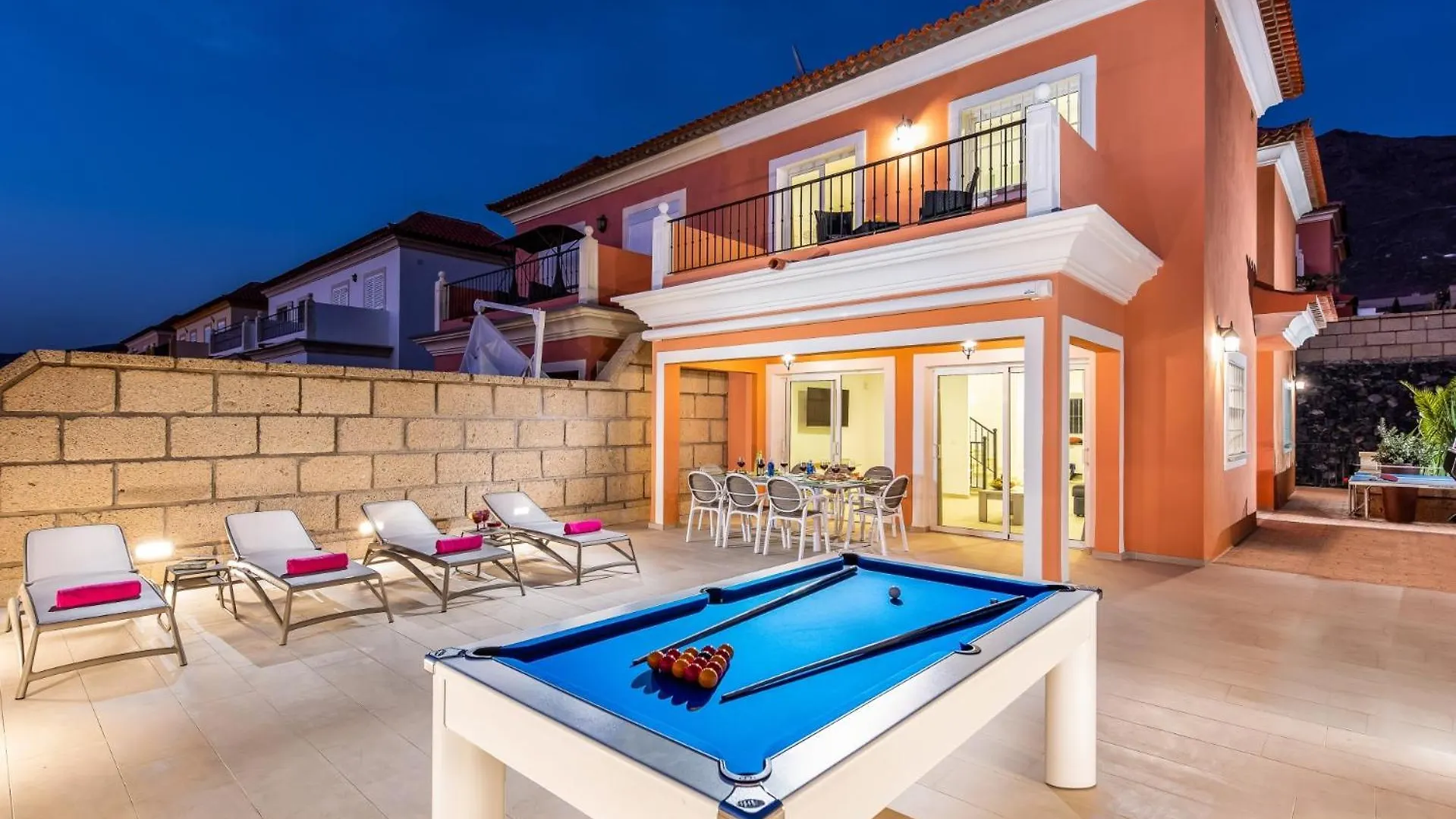 Villa Isotta By Villa Plus 아데제 0*,  스페인